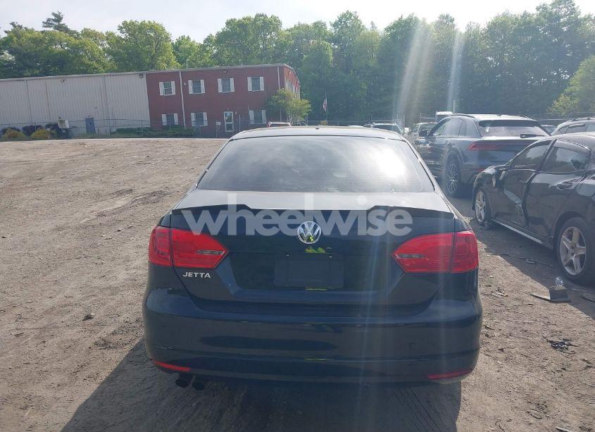 Photo 16 of 2013 Volkswagen Jetta 2.0L S (VIN 3VW2K7AJ9DM280634)