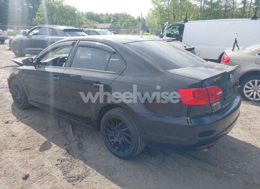 Photo 3 of 2013 Volkswagen Jetta 2.0L S (VIN 3VW2K7AJ9DM280634)