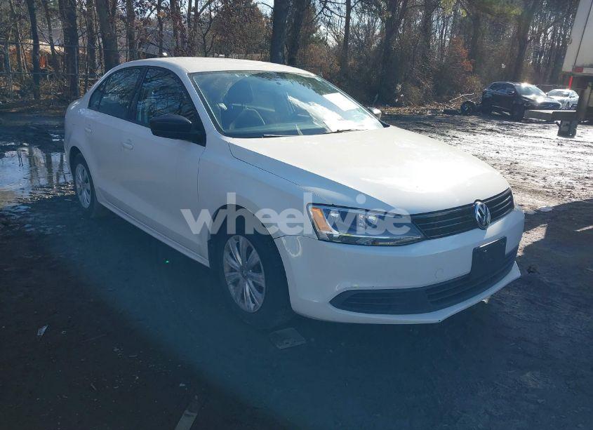 2013 Volkswagen Jetta 2.0L S (VIN 3VW2K7AJ9DM298566) main photo