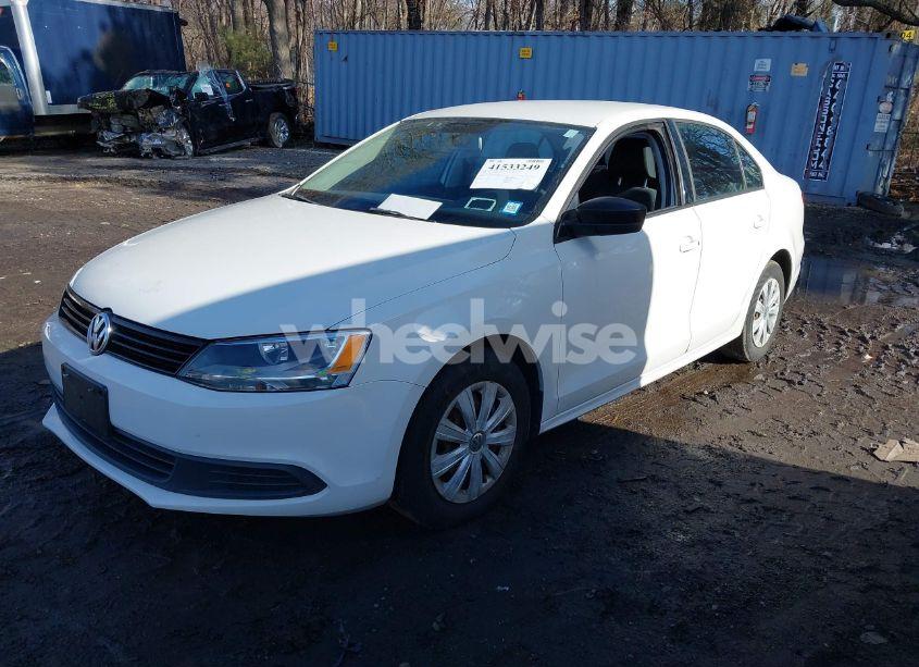 Photo 2 of 2013 Volkswagen Jetta 2.0L S (VIN 3VW2K7AJ9DM298566)