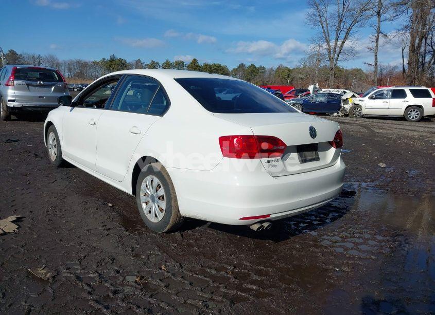 Photo 3 of 2013 Volkswagen Jetta 2.0L S (VIN 3VW2K7AJ9DM298566)