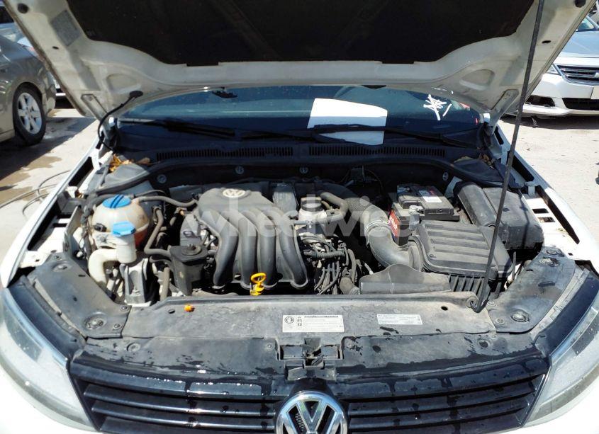 Photo 10 of 2013 Volkswagen Jetta 2.0L S (VIN 3VW2K7AJ9DM301028)