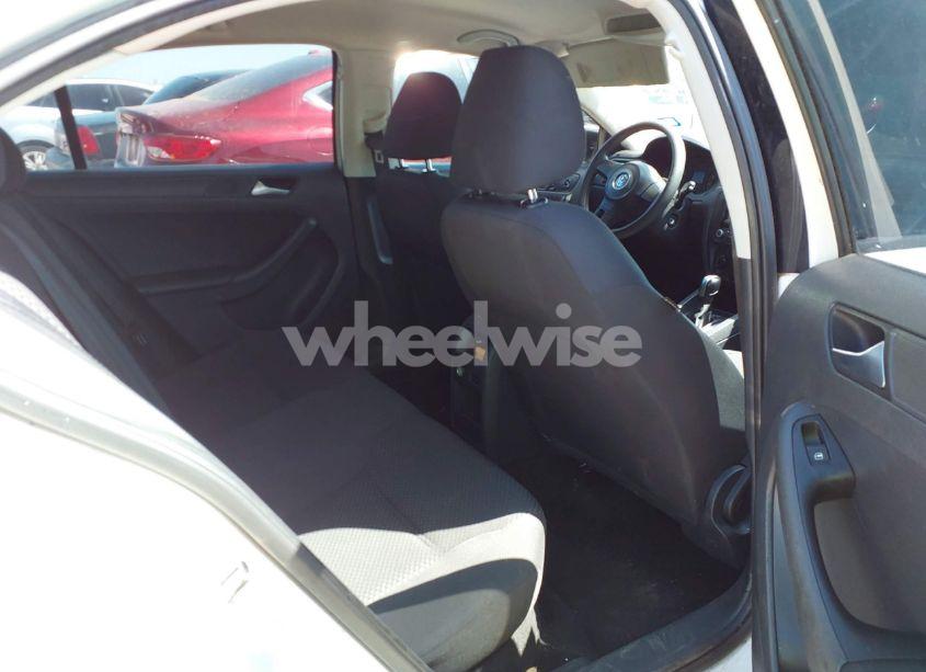 Photo 8 of 2013 Volkswagen Jetta 2.0L S (VIN 3VW2K7AJ9DM301028)