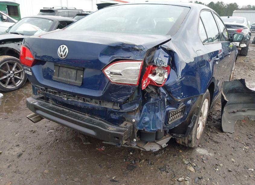 Photo 5 of 2014 Volkswagen Jetta 2.0L S (VIN 3VW2K7AJ9EM207538)