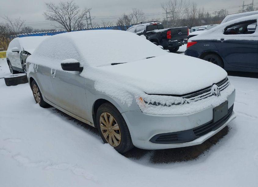 2014 Volkswagen Jetta 2.0L S (VIN 3VW2K7AJ9EM332023) main photo