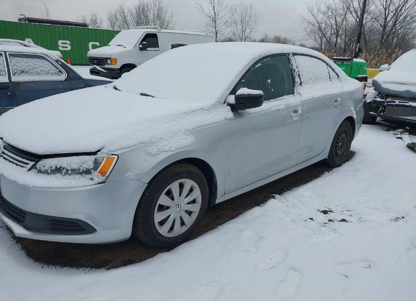 Photo 2 of 2014 Volkswagen Jetta 2.0L S (VIN 3VW2K7AJ9EM332023)