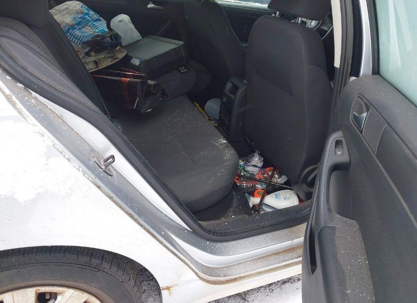 Photo 8 of 2014 Volkswagen Jetta 2.0L S (VIN 3VW2K7AJ9EM332023)