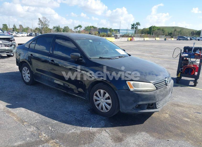 2014 Volkswagen Jetta 2.0L S (VIN 3VW2K7AJ9EM404287) main photo