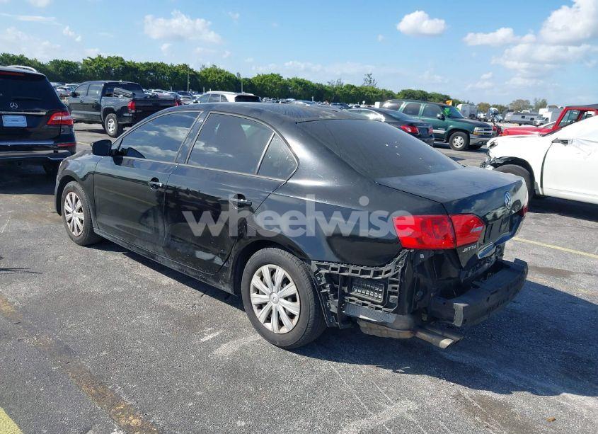 Photo 3 of 2014 Volkswagen Jetta 2.0L S (VIN 3VW2K7AJ9EM404287)