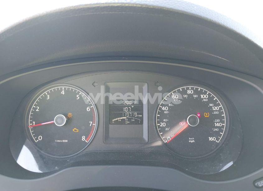 Photo 7 of 2014 Volkswagen Jetta 2.0L S (VIN 3VW2K7AJ9EM404287)