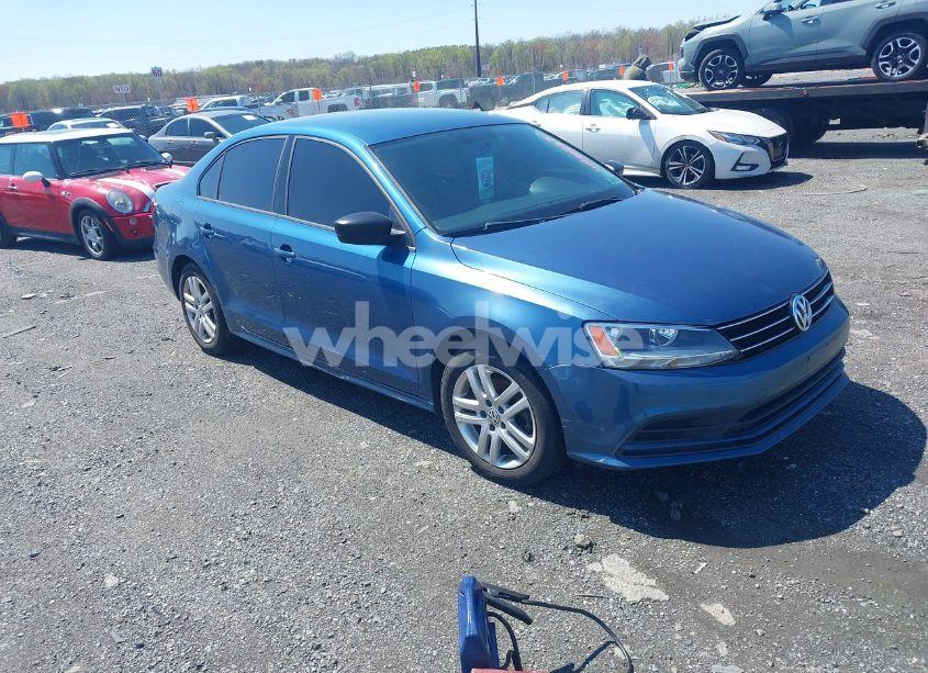 2015 Volkswagen Jetta 2.0L S (VIN 3VW2K7AJ9FM216984) main photo