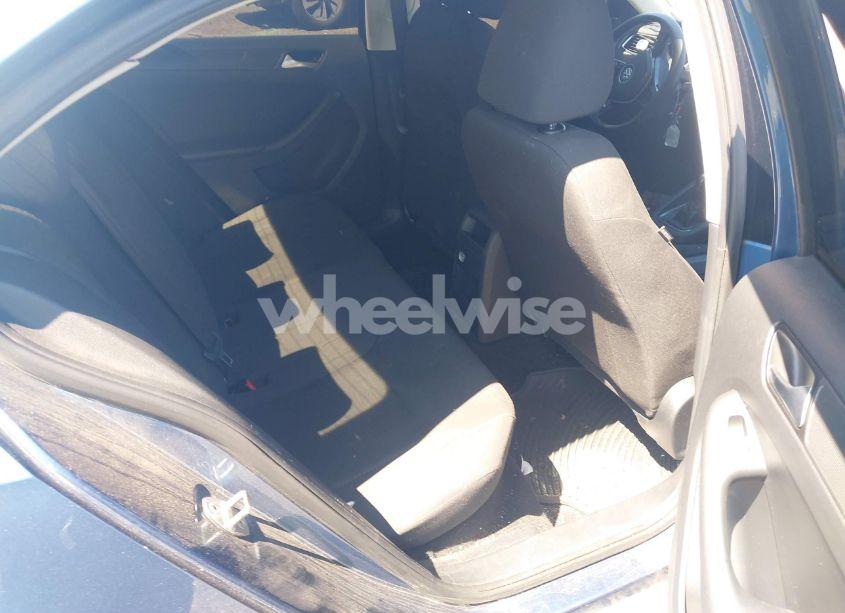 Photo 8 of 2015 Volkswagen Jetta 2.0L S (VIN 3VW2K7AJ9FM216984)