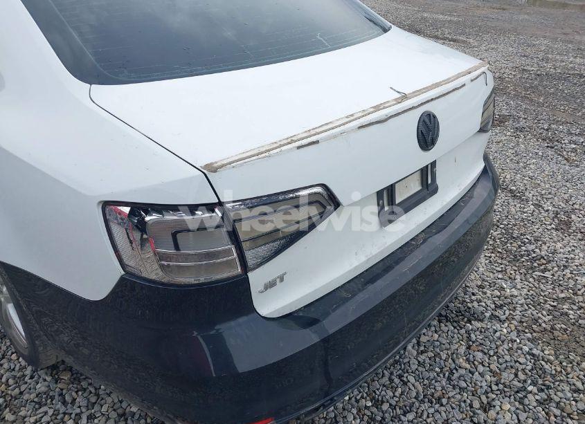 Photo 12 of 2015 Volkswagen Jetta 2.0L S (VIN 3VW2K7AJ9FM242811)