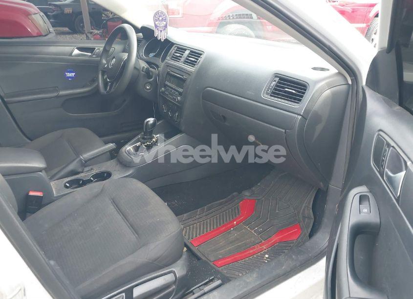 Photo 5 of 2015 Volkswagen Jetta 2.0L S (VIN 3VW2K7AJ9FM242811)