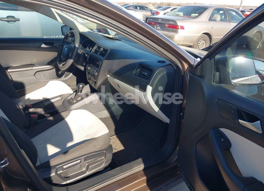 Photo 5 of 2015 Volkswagen Jetta 2.0L S (VIN 3VW2K7AJ9FM281222)