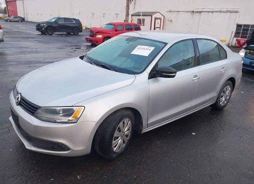 Photo 2 of 2011 Volkswagen Jetta 2.0L S (VIN 3VW2K7AJXBM058052)