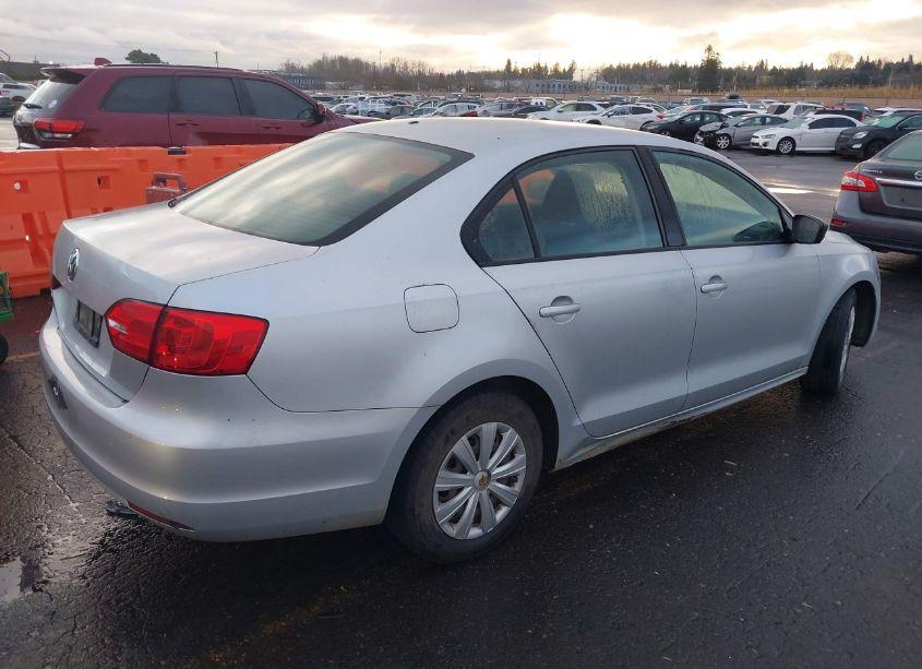 Photo 4 of 2011 Volkswagen Jetta 2.0L S (VIN 3VW2K7AJXBM058052)