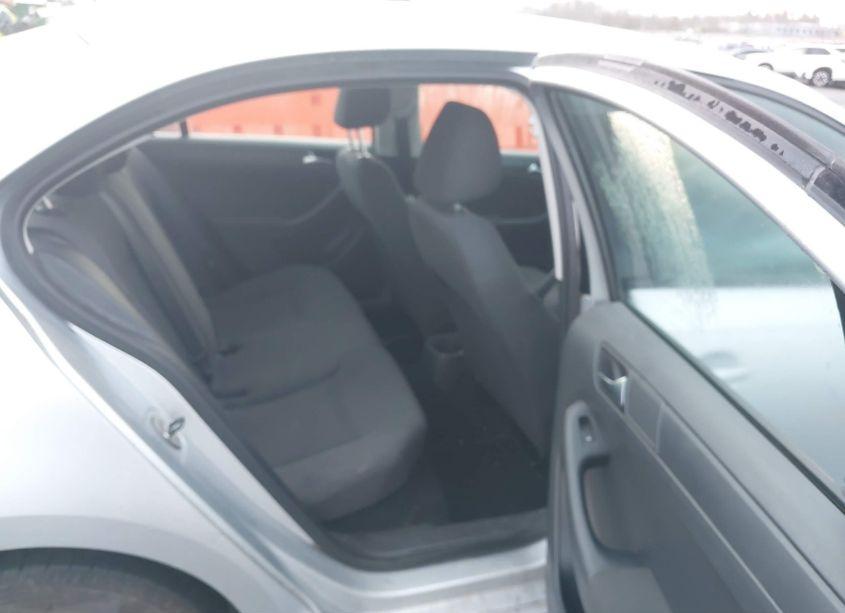Photo 8 of 2011 Volkswagen Jetta 2.0L S (VIN 3VW2K7AJXBM058052)