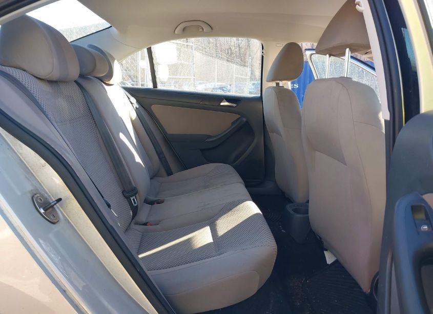 Photo 8 of 2011 Volkswagen Jetta SEDAN (VIN 3VW2K7AJXBM308082)