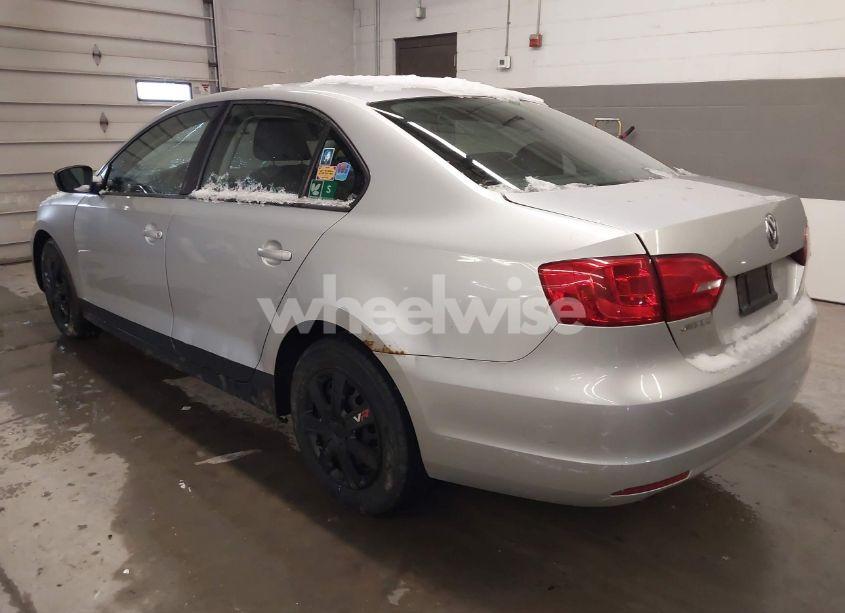 Photo 3 of 2012 Volkswagen Jetta 2.0L S (VIN 3VW2K7AJXCM306088)