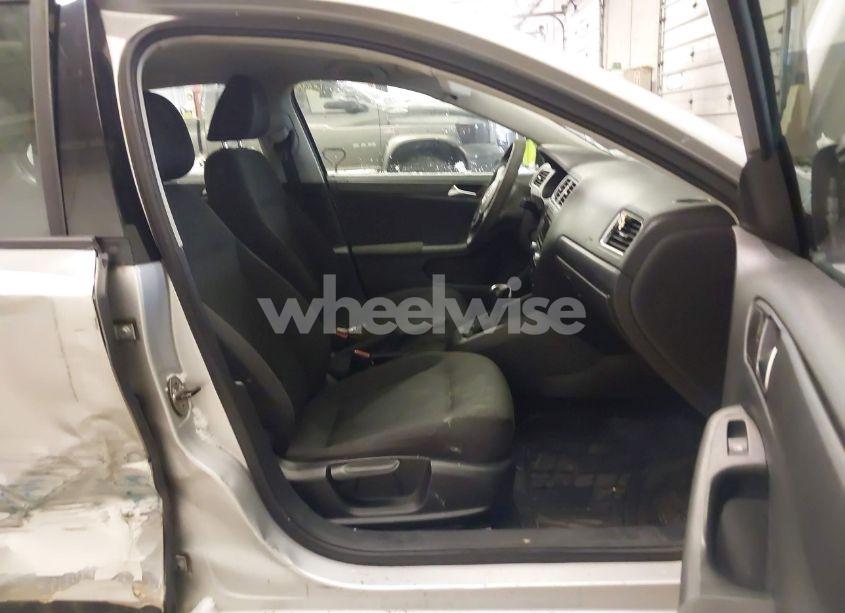 Photo 5 of 2012 Volkswagen Jetta 2.0L S (VIN 3VW2K7AJXCM306088)