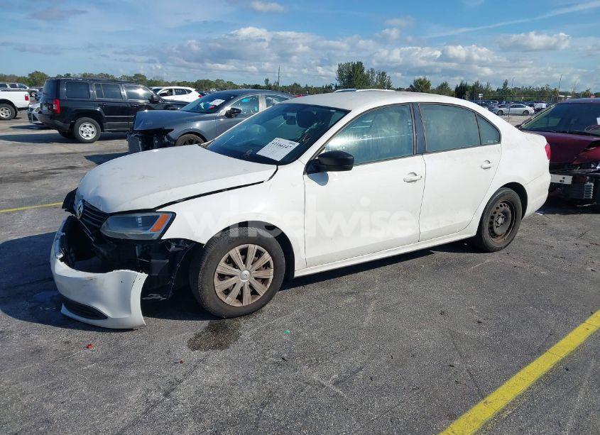 Photo 2 of 2012 Volkswagen Jetta 2.0L S (VIN 3VW2K7AJXCM370180)