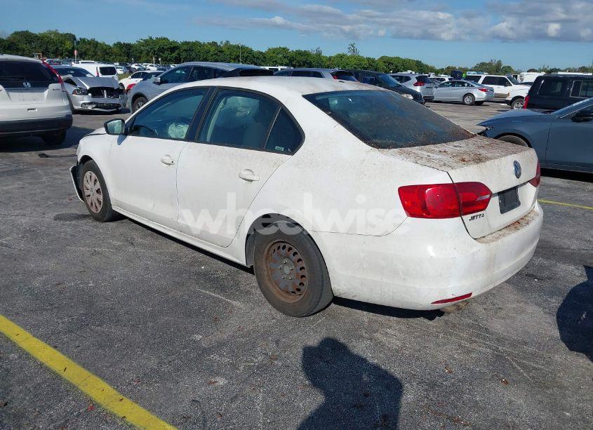 Photo 3 of 2012 Volkswagen Jetta 2.0L S (VIN 3VW2K7AJXCM370180)