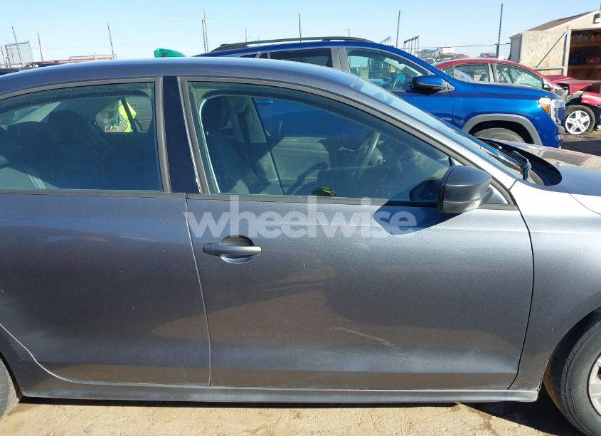 Photo 13 of 2013 Volkswagen Jetta 2.0L S (VIN 3VW2K7AJXDM210964)