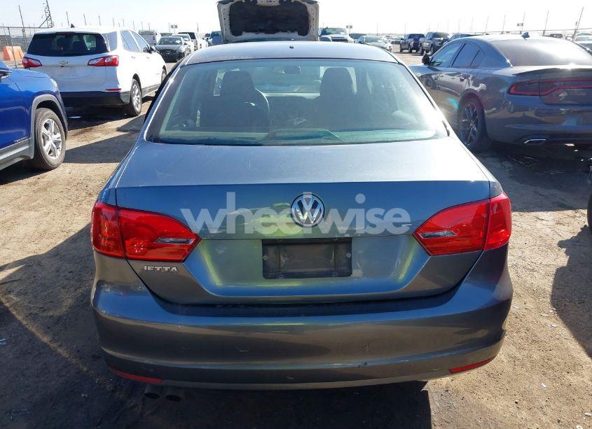 Photo 16 of 2013 Volkswagen Jetta 2.0L S (VIN 3VW2K7AJXDM210964)