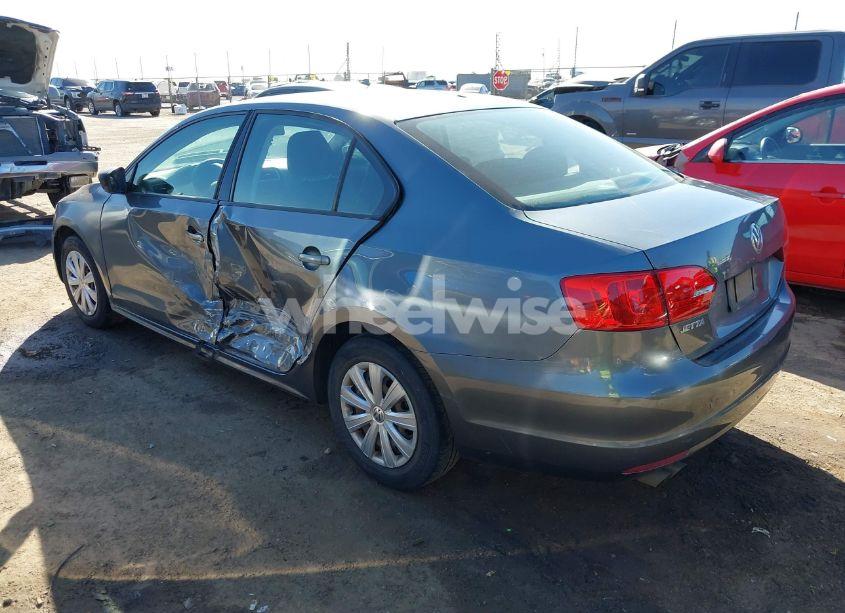 Photo 3 of 2013 Volkswagen Jetta 2.0L S (VIN 3VW2K7AJXDM210964)