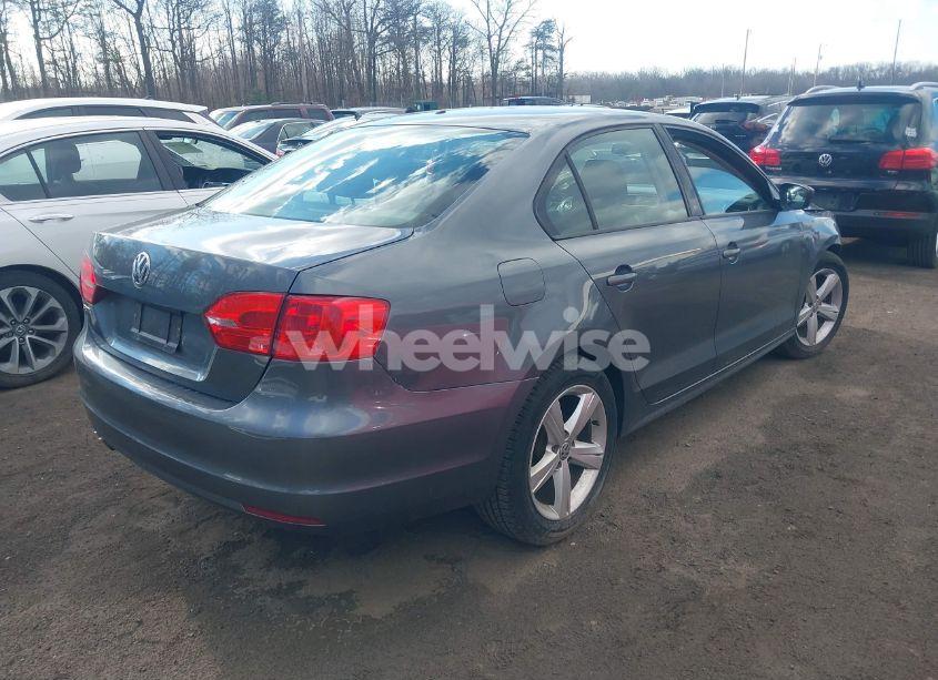 Photo 4 of 2013 Volkswagen Jetta 2.0L S (VIN 3VW2K7AJXDM240224)