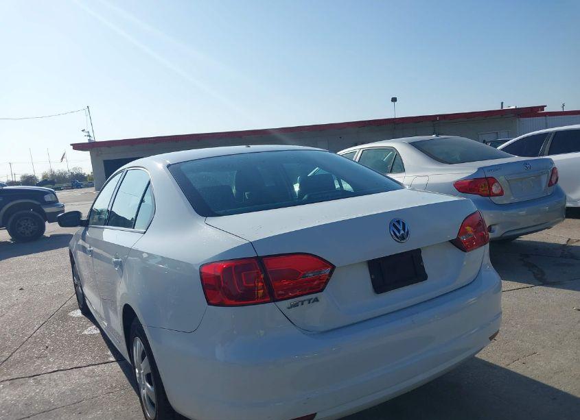 Photo 3 of 2013 Volkswagen Jetta 2.0L S (VIN 3VW2K7AJXDM267956)