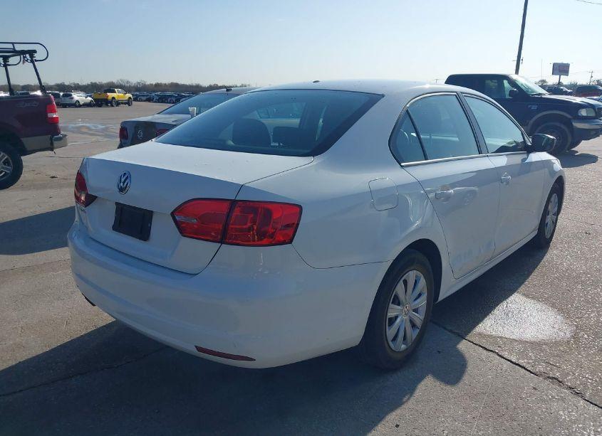 Photo 4 of 2013 Volkswagen Jetta 2.0L S (VIN 3VW2K7AJXDM267956)