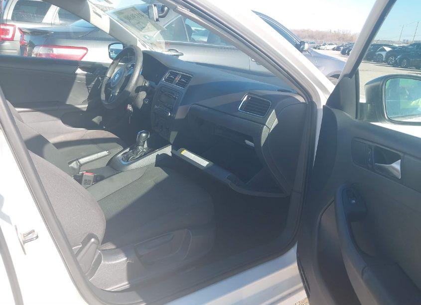 Photo 5 of 2013 Volkswagen Jetta 2.0L S (VIN 3VW2K7AJXDM267956)