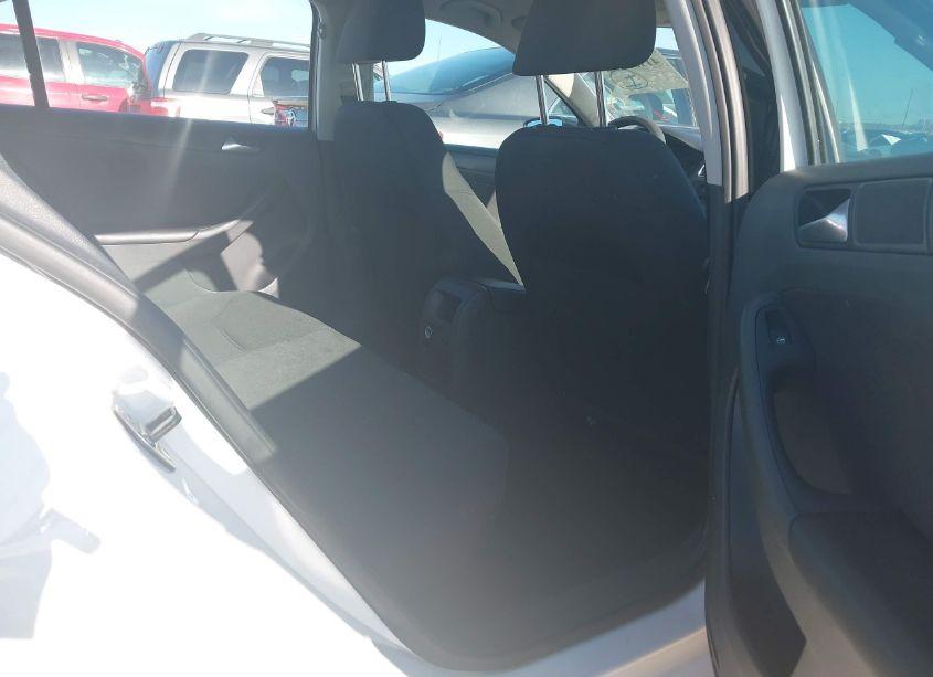 Photo 8 of 2013 Volkswagen Jetta 2.0L S (VIN 3VW2K7AJXDM267956)