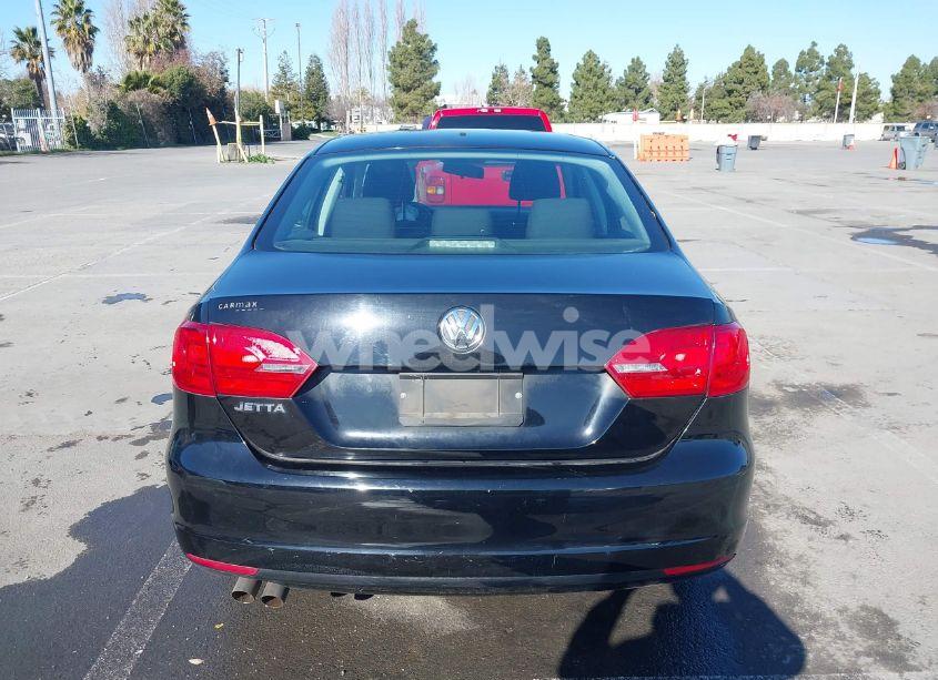 Photo 16 of 2013 Volkswagen Jetta 2.0L S (VIN 3VW2K7AJXDM296048)