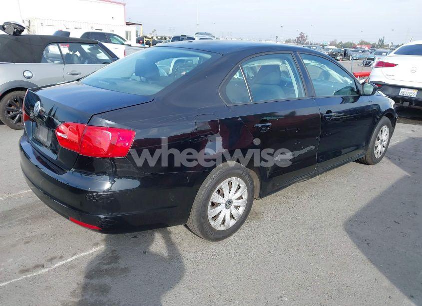 Photo 4 of 2013 Volkswagen Jetta 2.0L S (VIN 3VW2K7AJXDM301247)