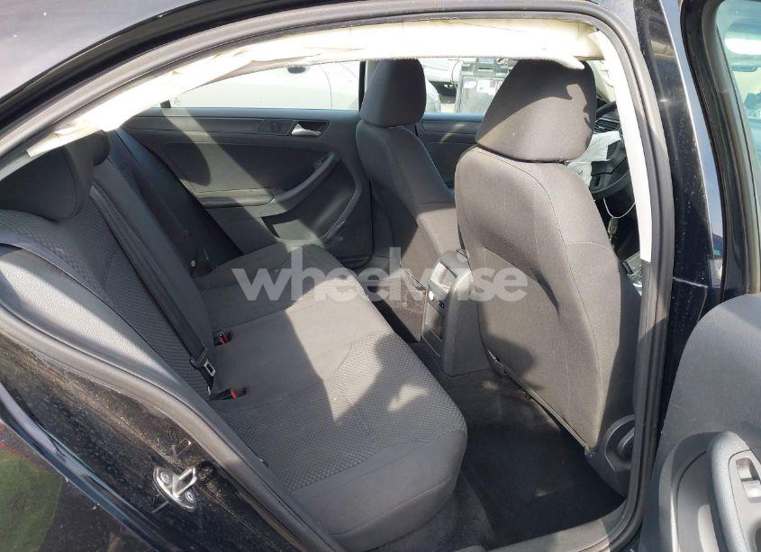 Photo 8 of 2013 Volkswagen Jetta 2.0L S (VIN 3VW2K7AJXDM301247)