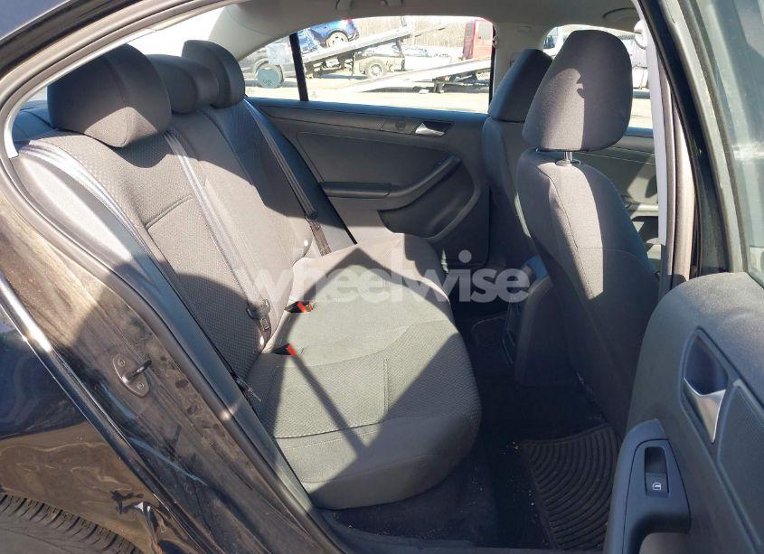 Photo 8 of 2013 Volkswagen Jetta 2.0L S (VIN 3VW2K7AJXDM304617)