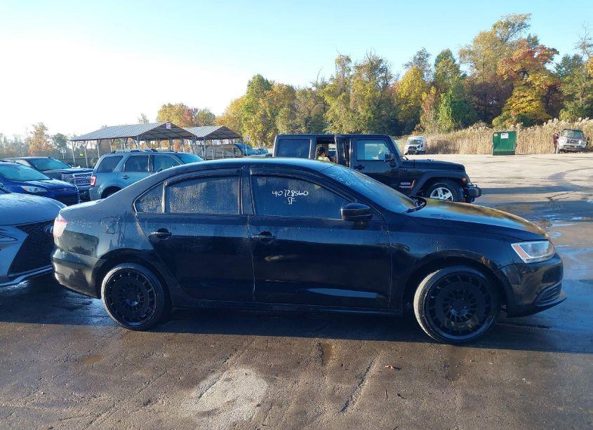 Photo 13 of 2013 Volkswagen Jetta 2.0L S (VIN 3VW2K7AJXDM404216)