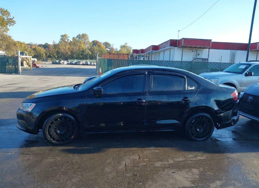 Photo 14 of 2013 Volkswagen Jetta 2.0L S (VIN 3VW2K7AJXDM404216)