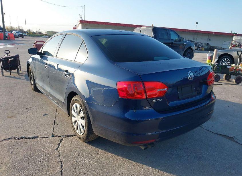 Photo 3 of 2014 Volkswagen Jetta 2.0L S (VIN 3VW2K7AJXEM241259)