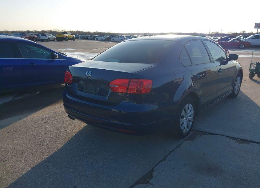 Photo 4 of 2014 Volkswagen Jetta 2.0L S (VIN 3VW2K7AJXEM241259)