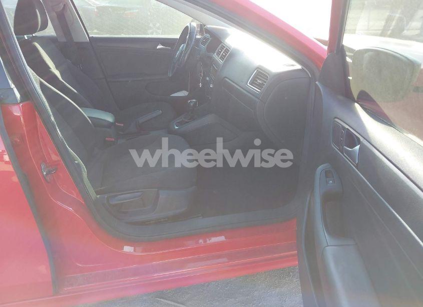 Photo 5 of 2014 Volkswagen Jetta 2.0L S (VIN 3VW2K7AJXEM255579)