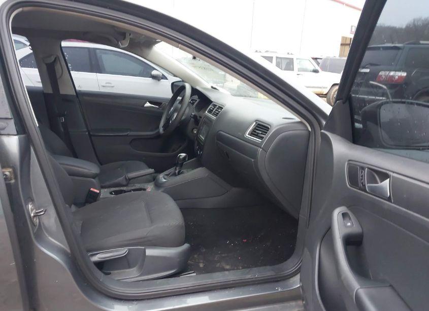 Photo 5 of 2014 Volkswagen Jetta 2.0L S (VIN 3VW2K7AJXEM312220)