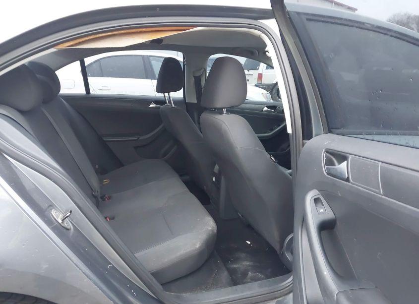 Photo 8 of 2014 Volkswagen Jetta 2.0L S (VIN 3VW2K7AJXEM312220)