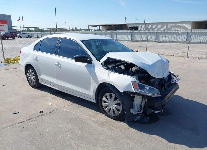 2014 Volkswagen Jetta 2.0L S (VIN 3VW2K7AJXEM368450) main photo