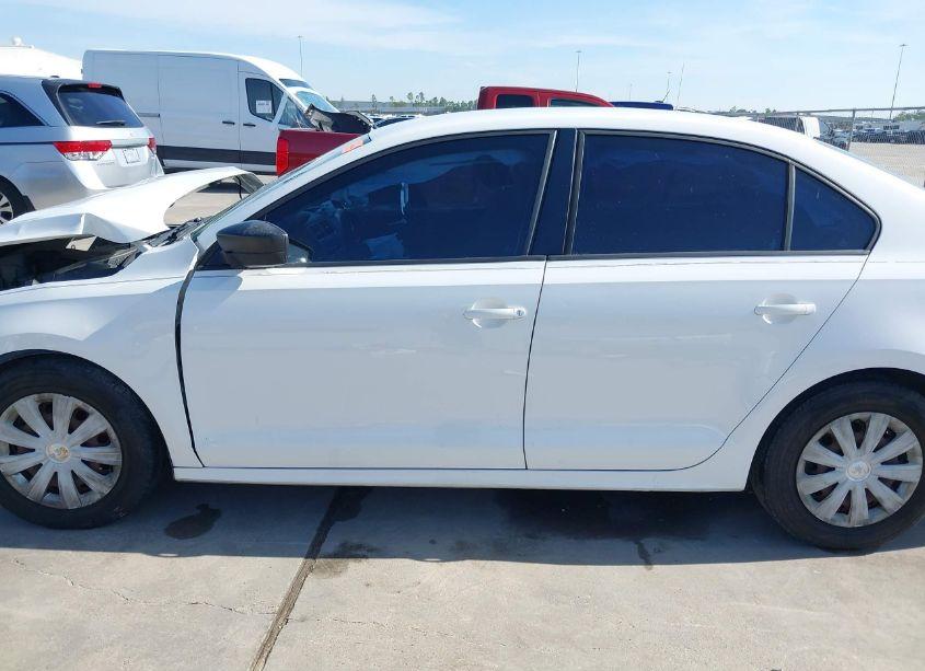 Photo 15 of 2014 Volkswagen Jetta 2.0L S (VIN 3VW2K7AJXEM368450)