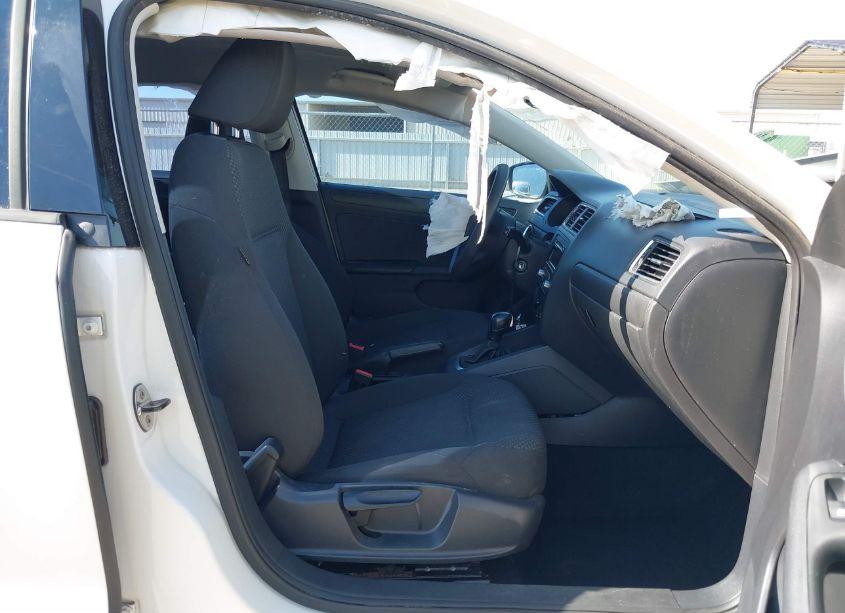 Photo 5 of 2014 Volkswagen Jetta 2.0L S (VIN 3VW2K7AJXEM368450)