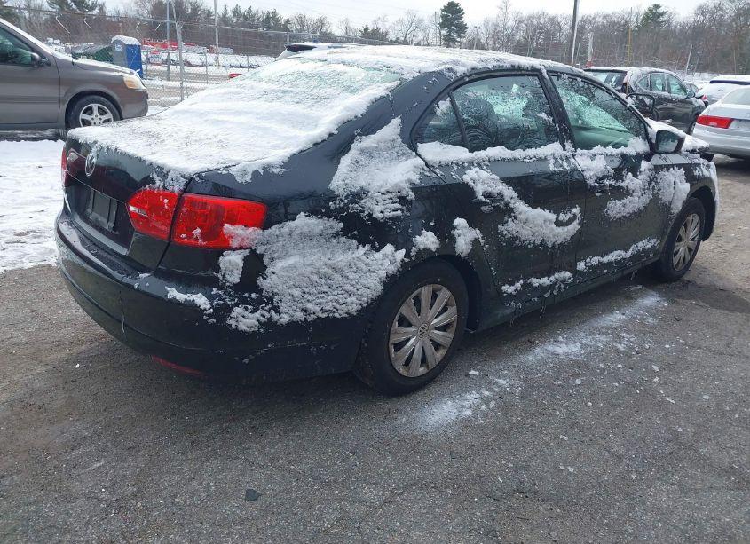 Photo 4 of 2014 Volkswagen Jetta 2.0L S (VIN 3VW2K7AJXEM371672)